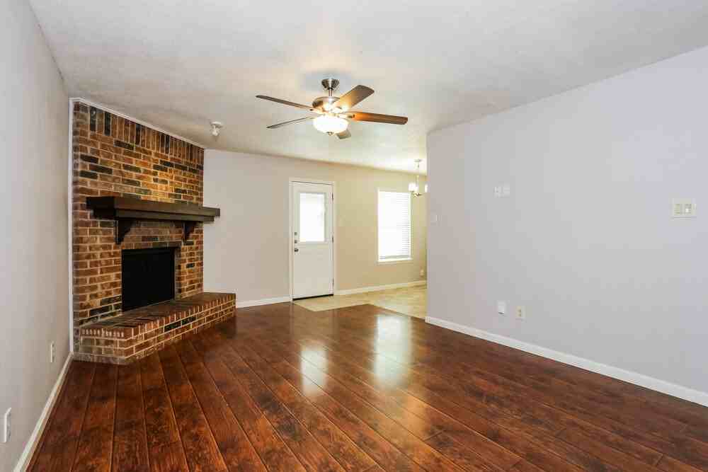 5907 Willow Crest Dr - Photo 4 of 16