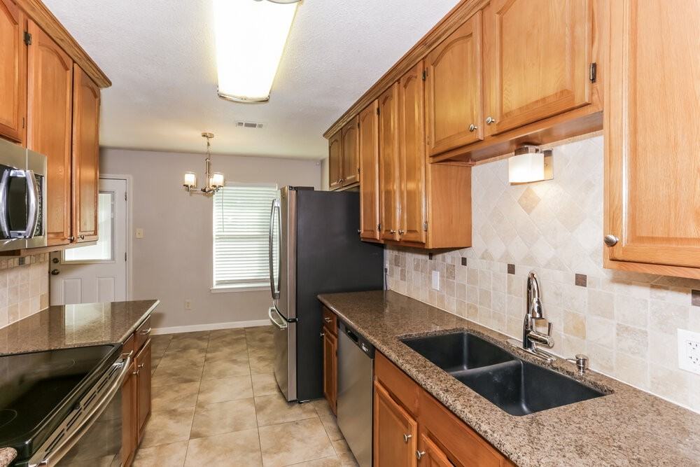 5907 Willow Crest Dr - Photo 7 of 16