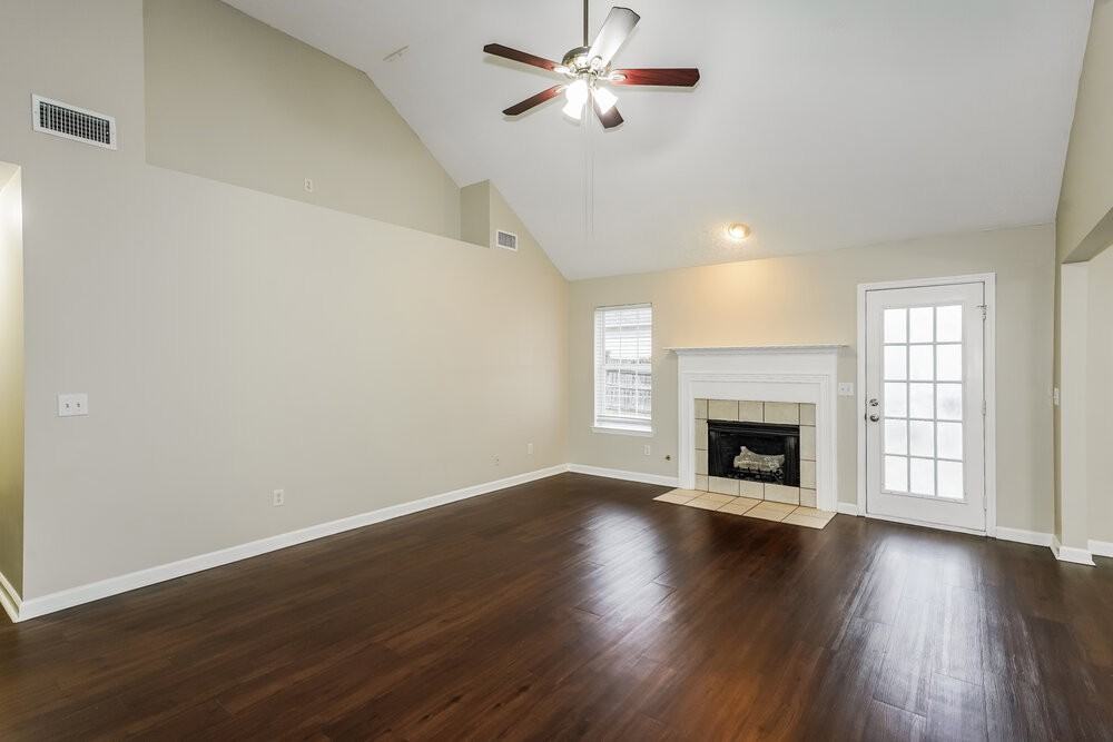 7036 Hickory Pass Ln - Photo 5 of 17