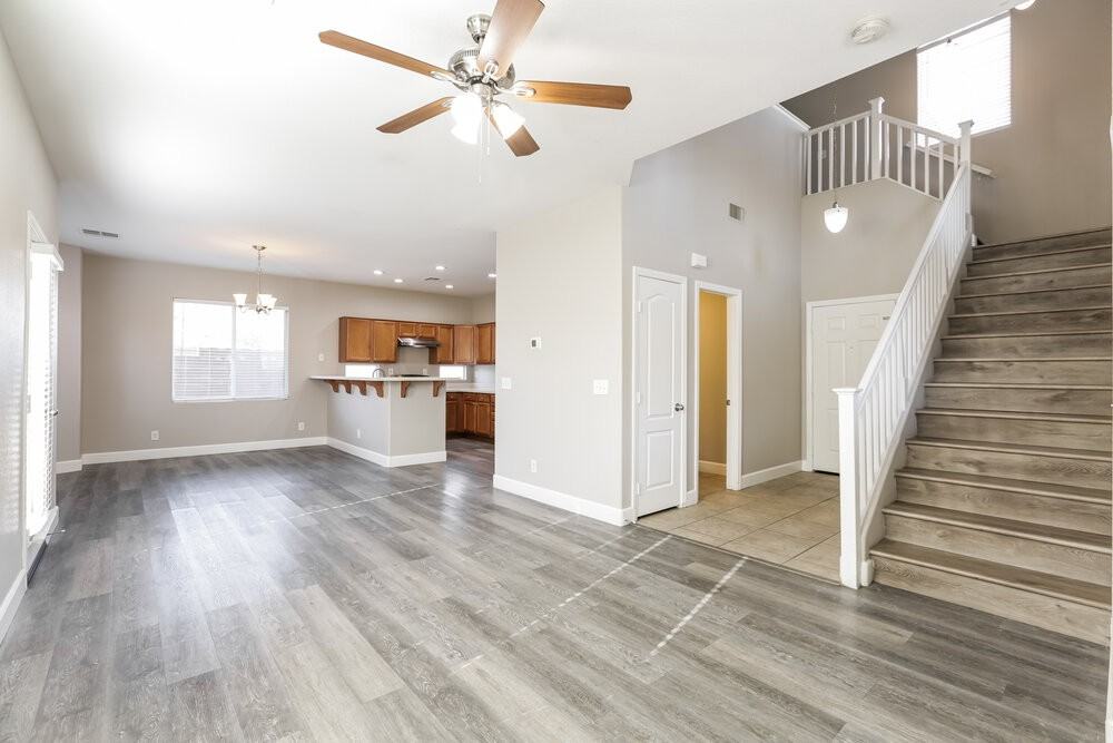 6073 Traviata Ave - Photo 5 of 17