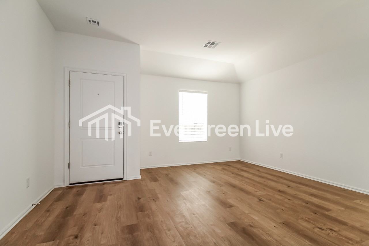 3916 Olivia St - Photo 3 of 17