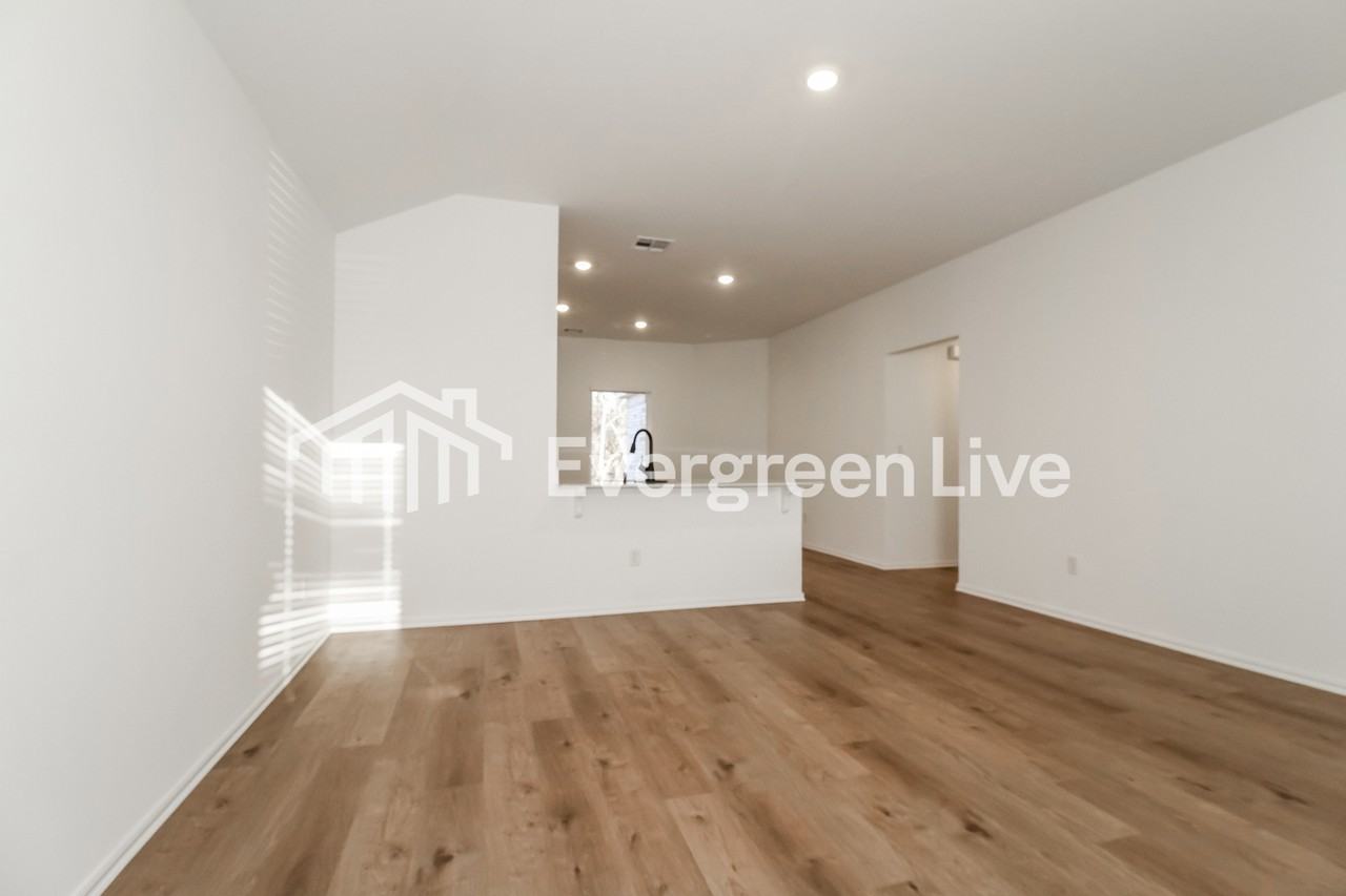 3916 Olivia St - Photo 4 of 17