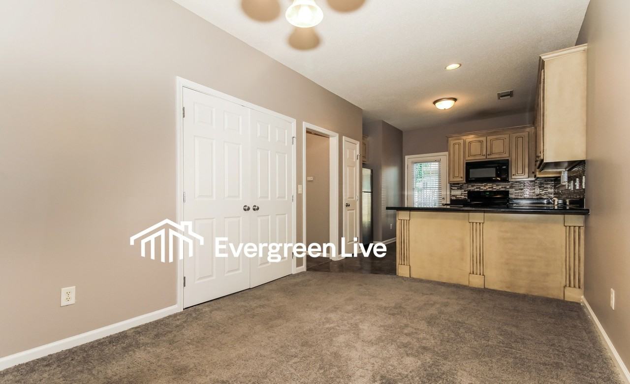 9724 Moonlight Dr - Photo 4 of 14