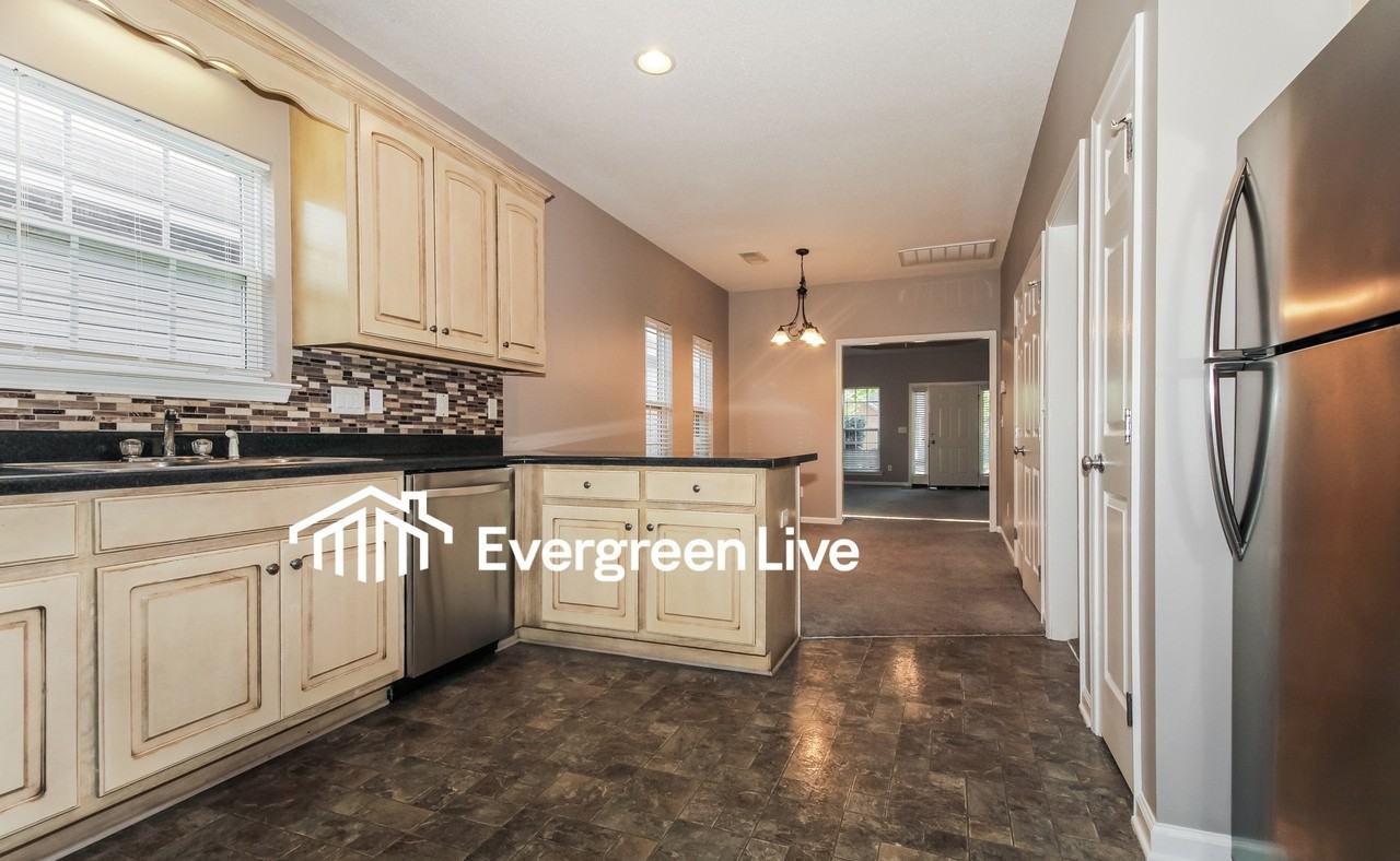 9724 Moonlight Dr - Photo 5 of 14