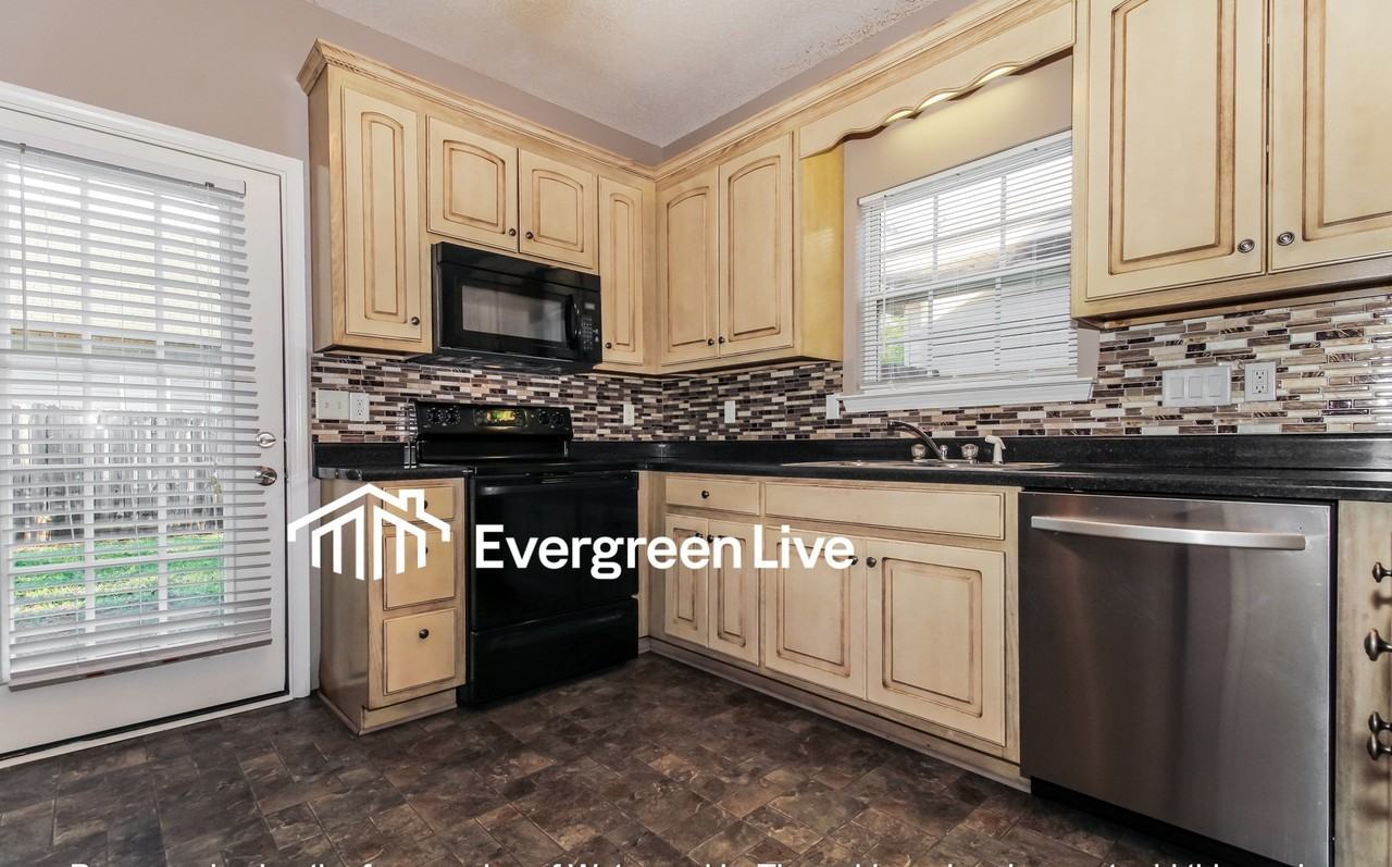 9724 Moonlight Dr - Photo 6 of 14