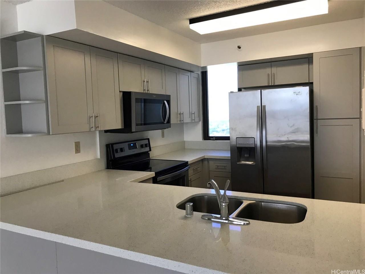 990 Ala Nanala St #33C - Photo 7 of 24