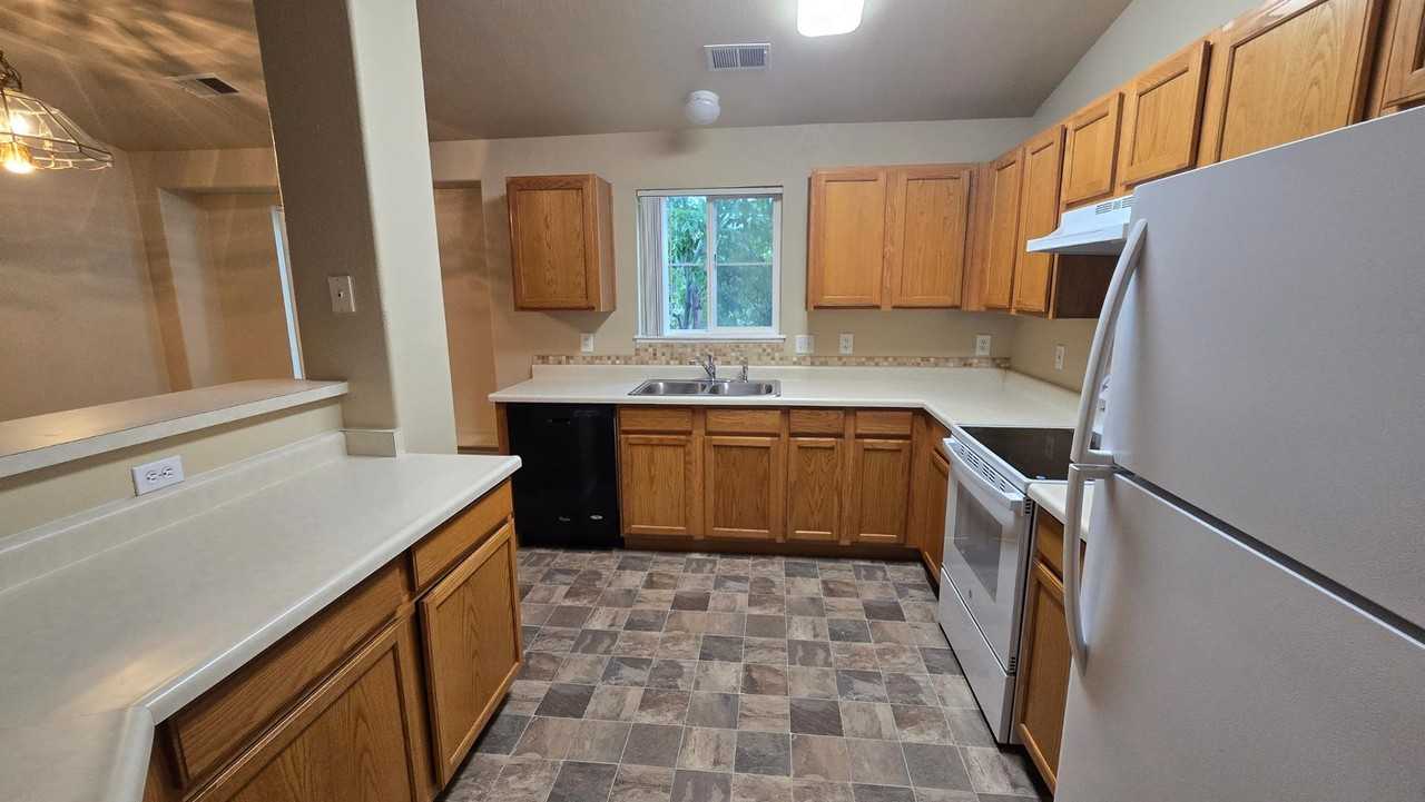 3835 Strawberry Field Grv #H - Photo 6 of 24