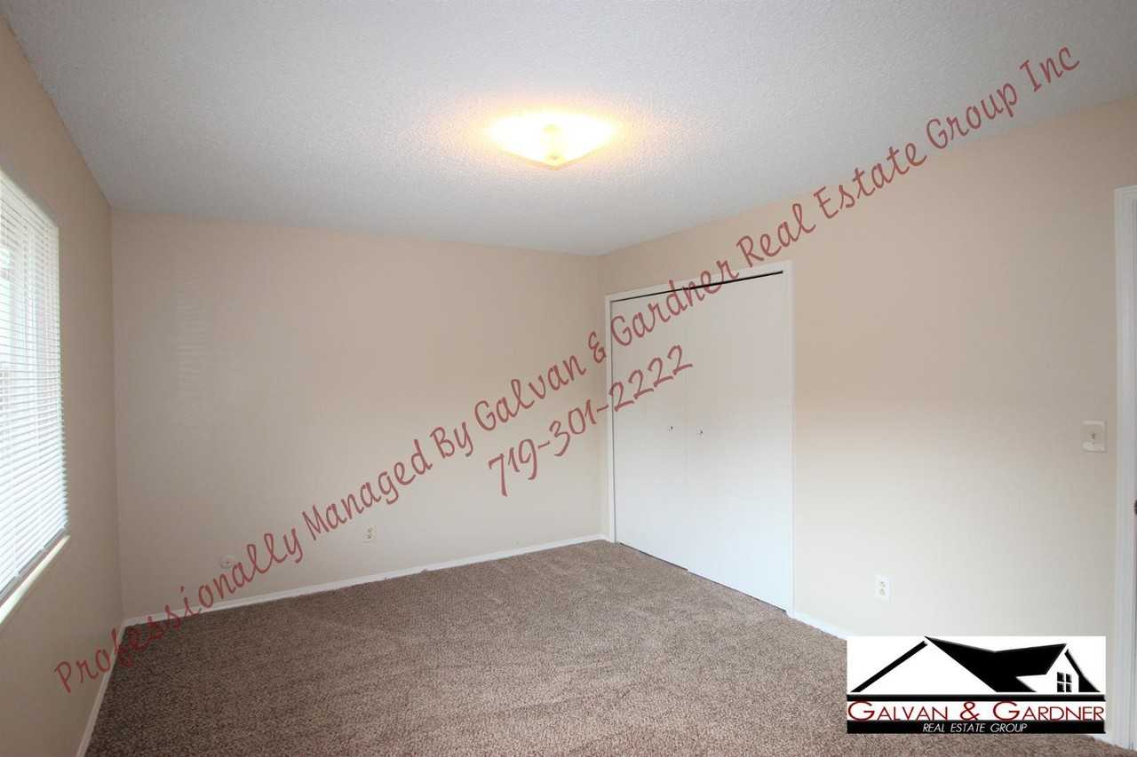 3645 Suncrest Ct - Photo 7 of 9