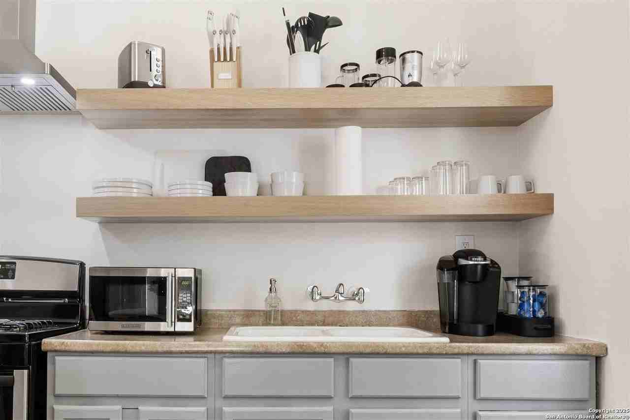 302 E Cevallos #2 - Photo 7 of 7