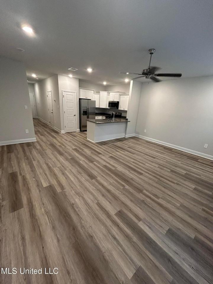 12238 Frazier Ln - Photo 5 of 19