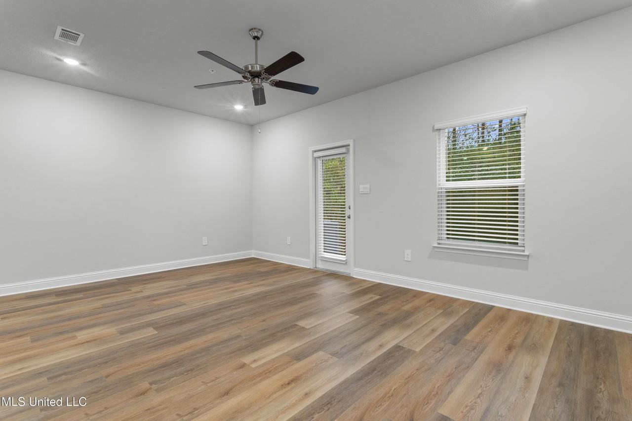 111 Harper Grove Cir - Photo 6 of 26