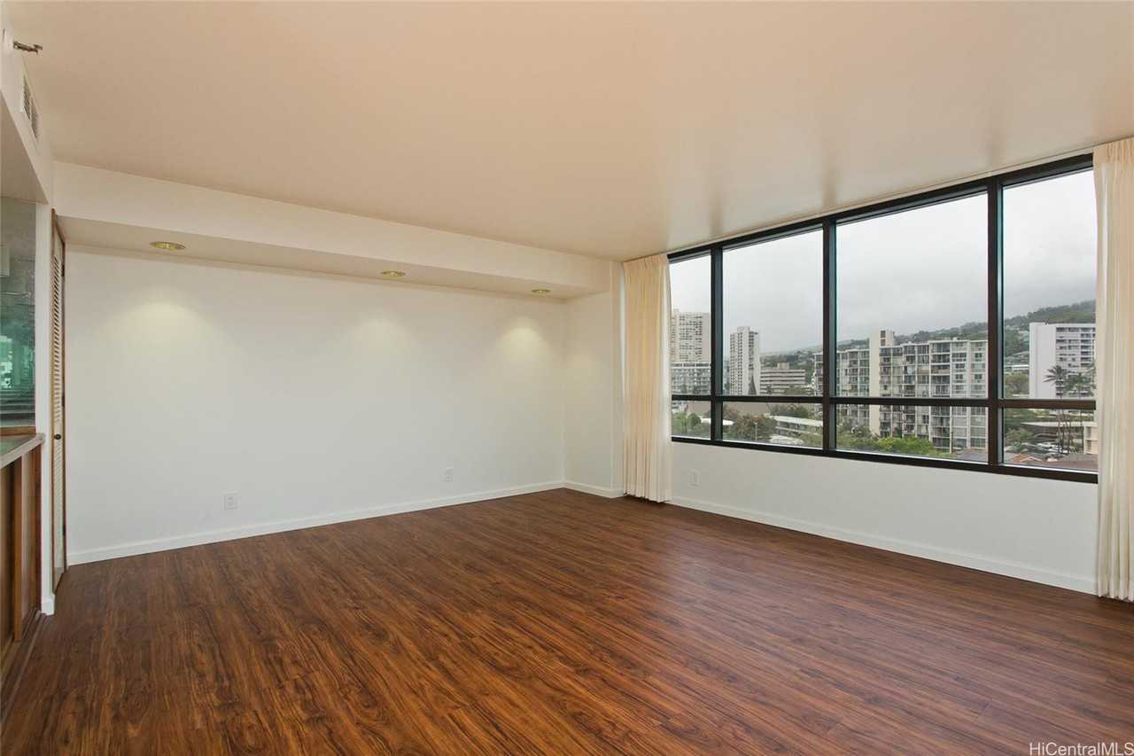 1525 Wilder Ave #902 - Photo 3 of 19