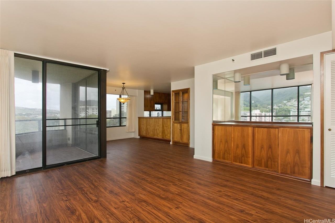 1525 Wilder Ave #902 - Photo 5 of 19