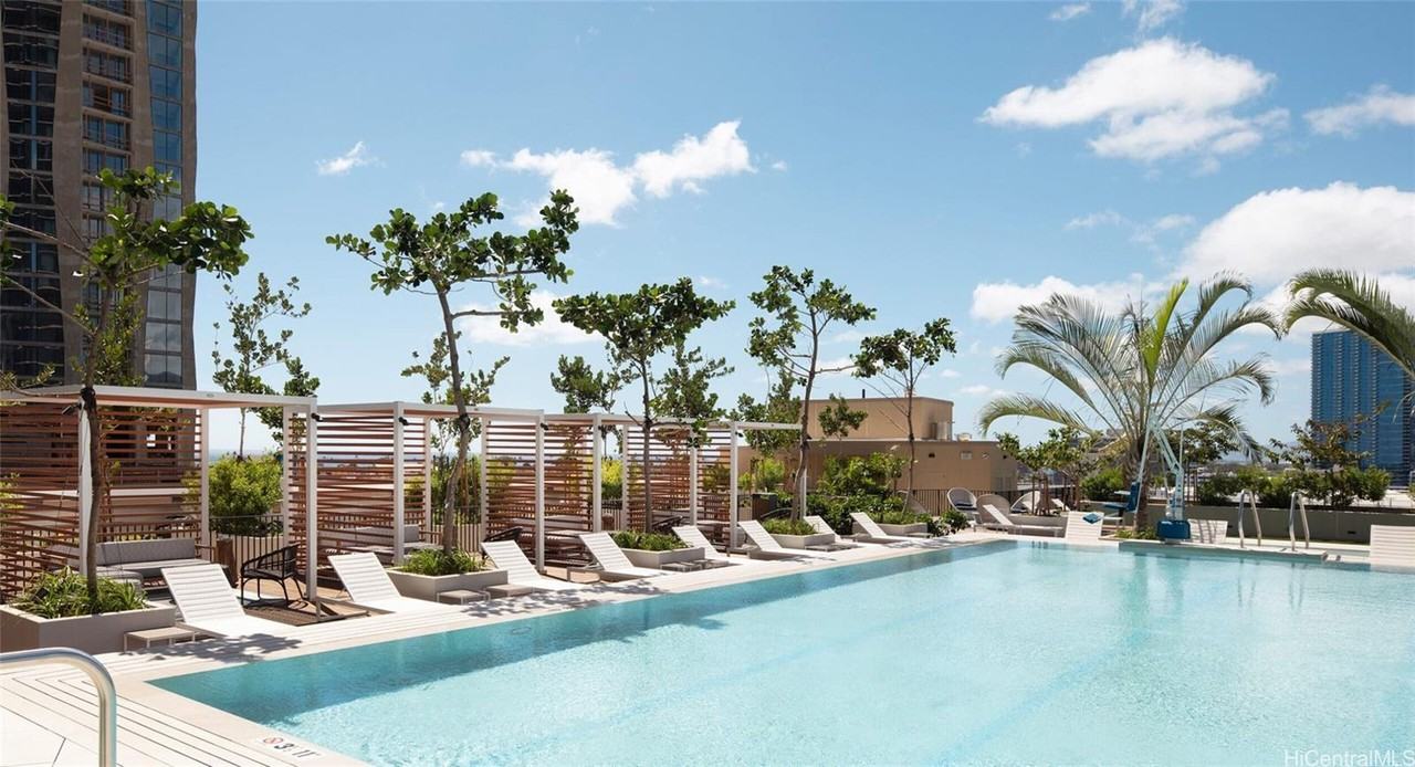 987 Queen St #325 - Photo 7 of 8