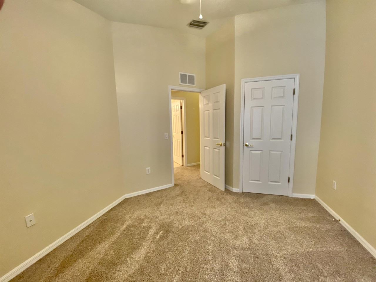 909 Hampton Cir #1 - Photo 2 of 44