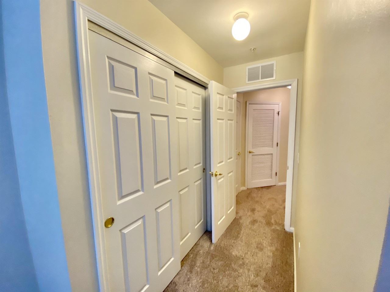 909 Hampton Cir #1 - Photo 7 of 44