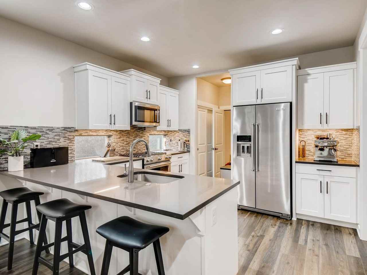 888 Southeast Bacarra Street - Photo 3 of 25