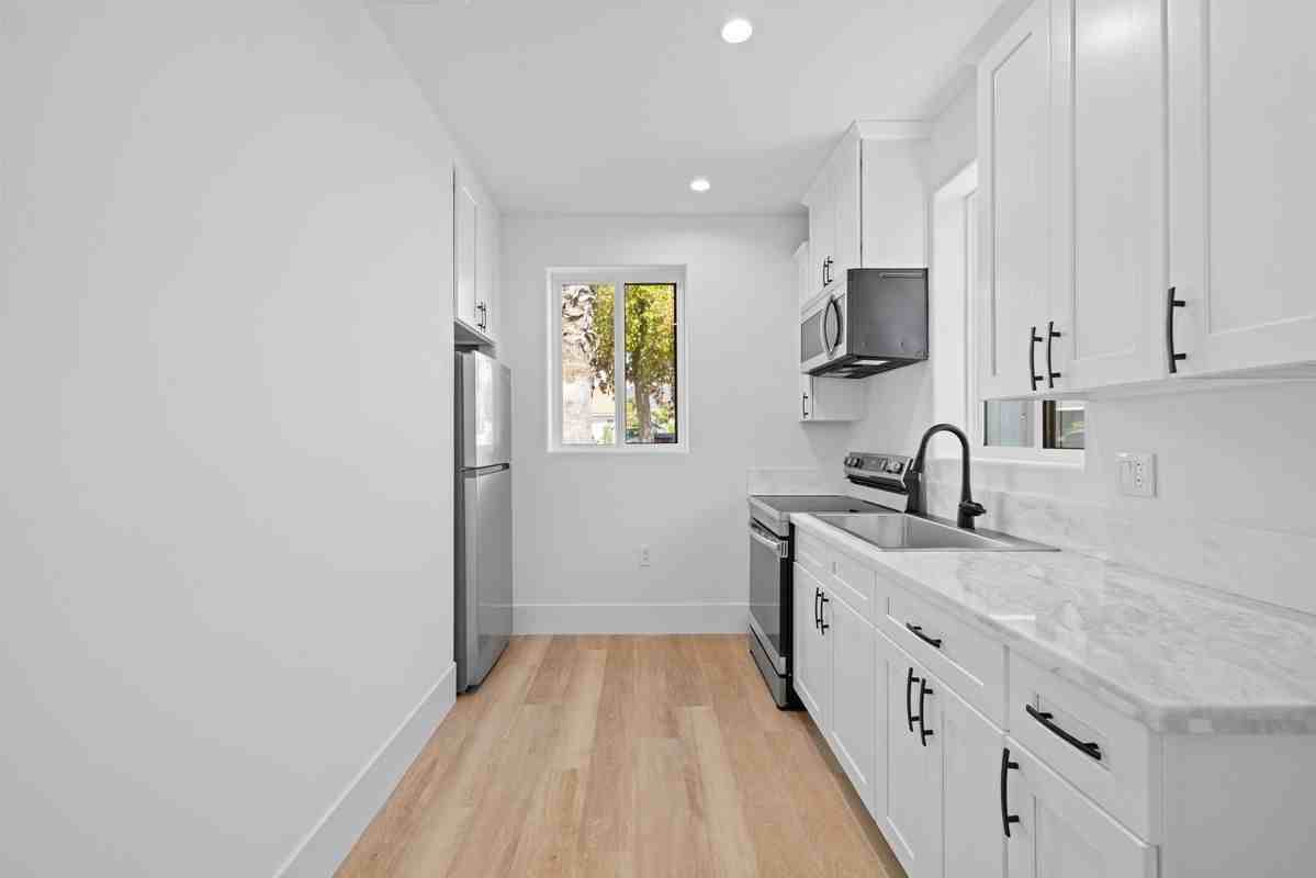 14860 Envoy St - Photo 6 of 20