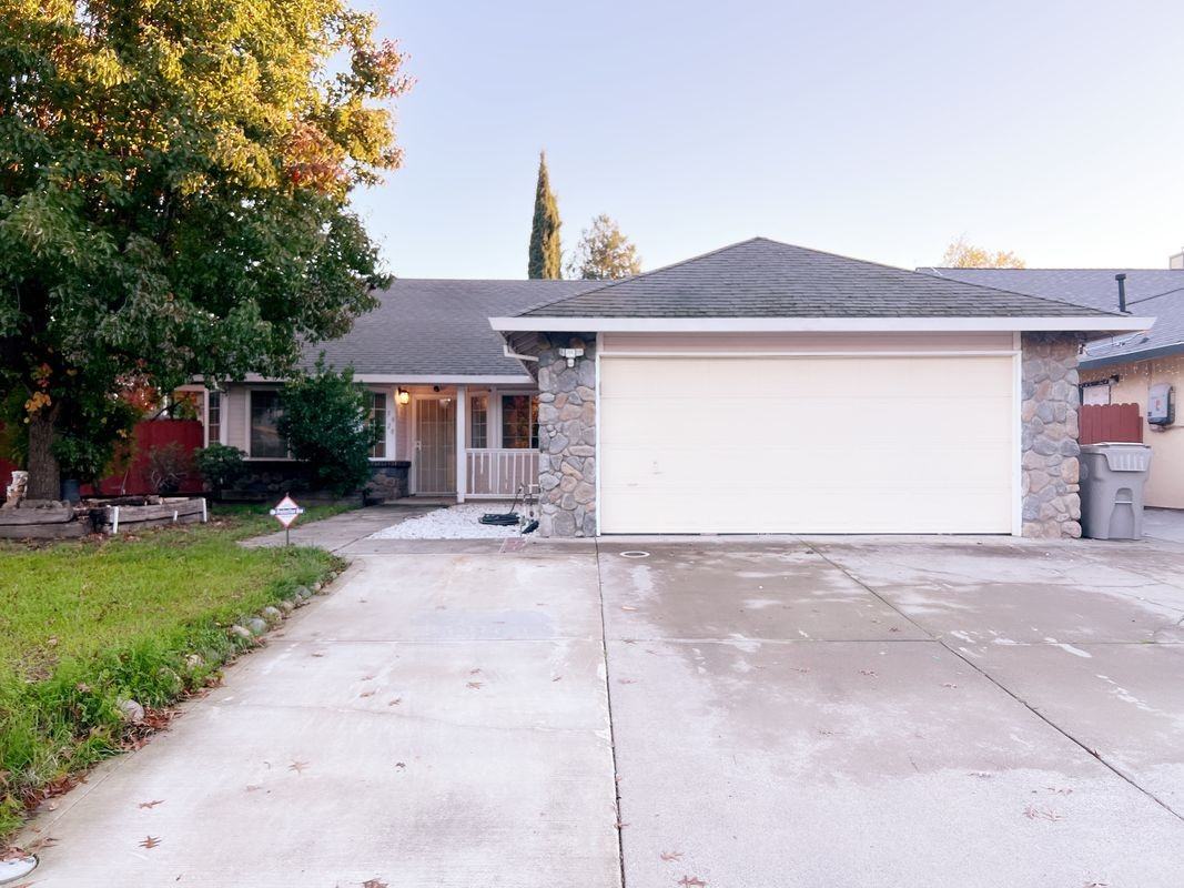 5920 Laguna Ranch Circle - Photo 2 of 39