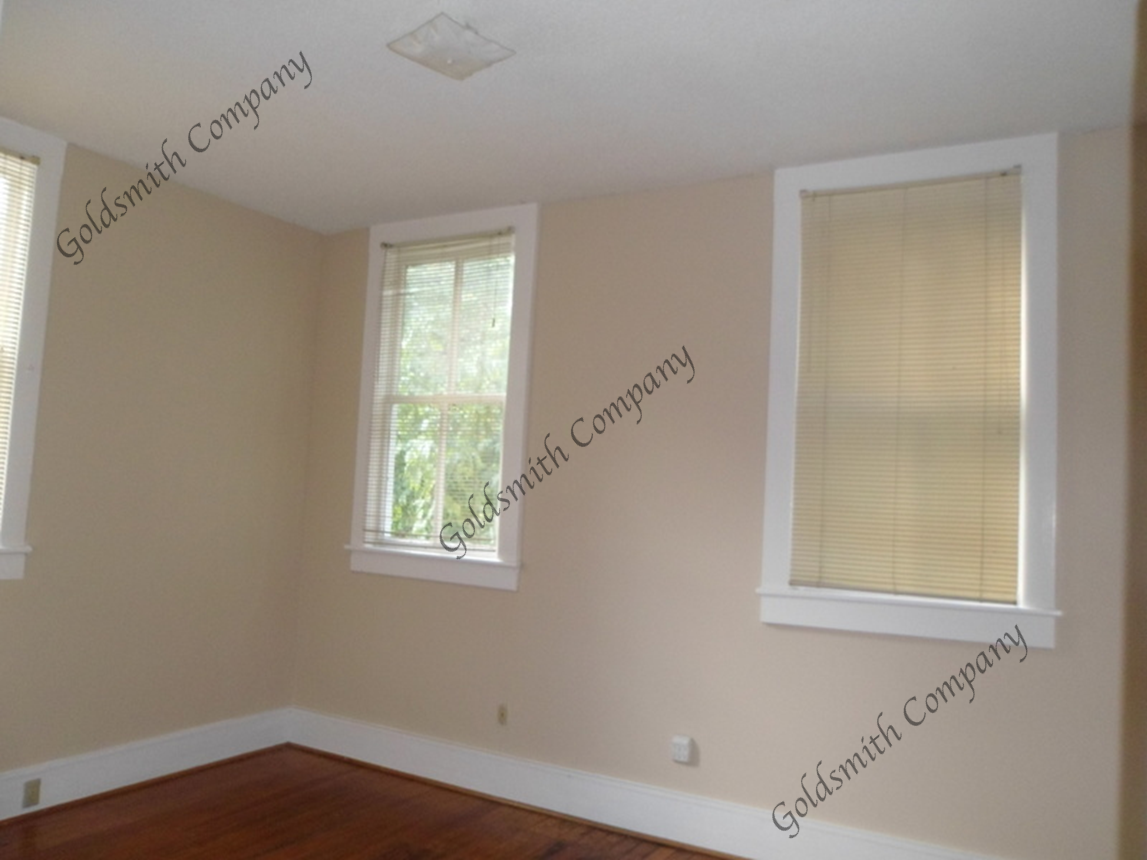 224 East Park Avenue - Photo 4 of 5