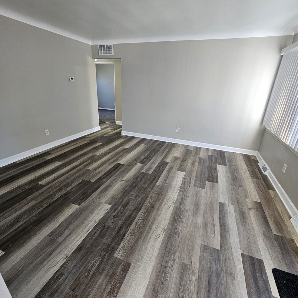 39770 Elmite St - Photo 2 of 21