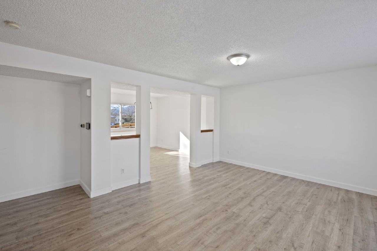 825 Hubbell Dr - Photo 2 of 40