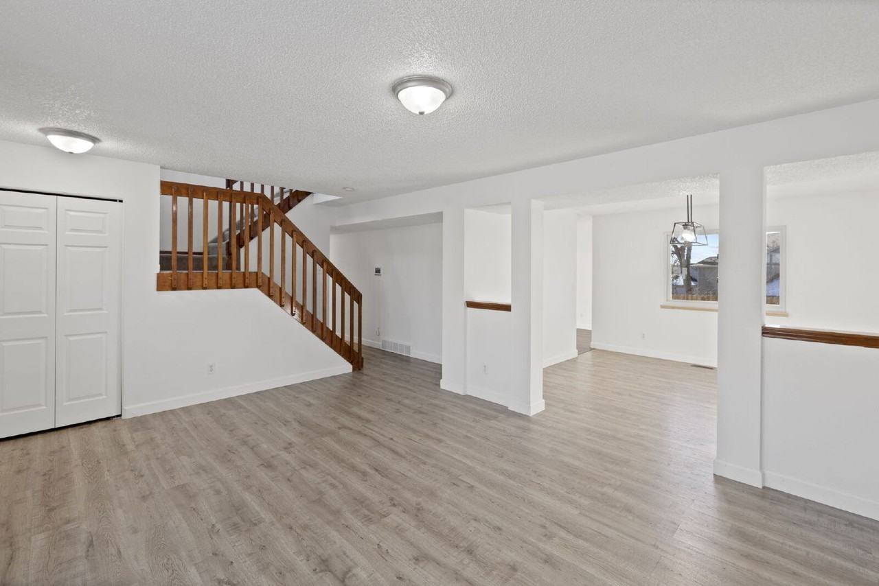 825 Hubbell Dr - Photo 3 of 40