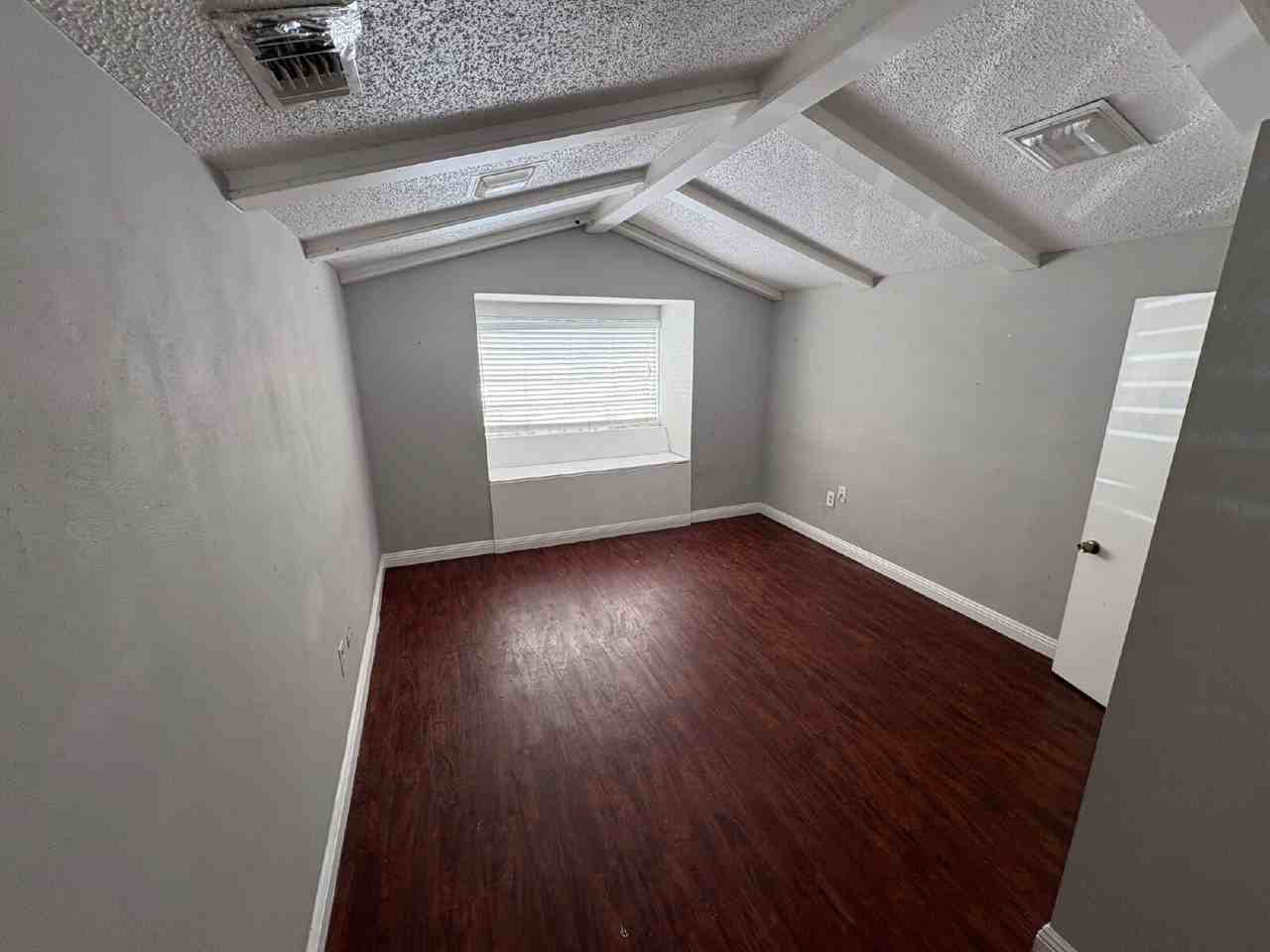 2604 44th St - Photo 5 of 8