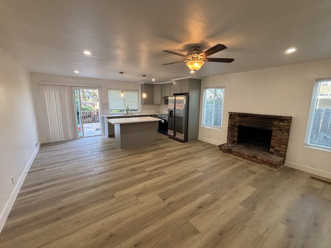 1235 Gloria Dr - Photo 4 of 19