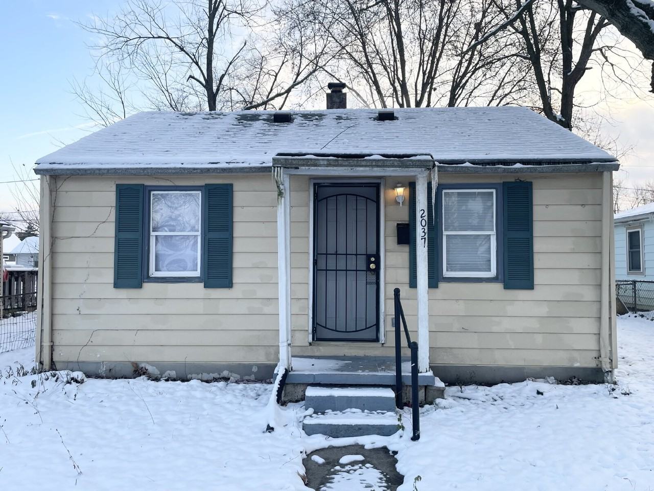 2037 North Luett Avenue - Photo 2 of 6