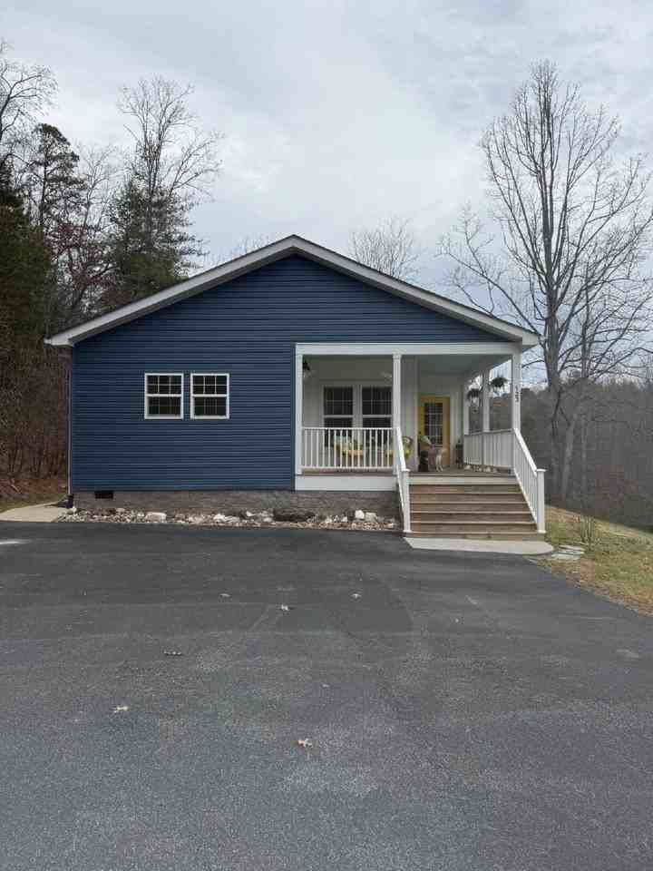 123 Pete Mann Rd - Photo 2 of 24