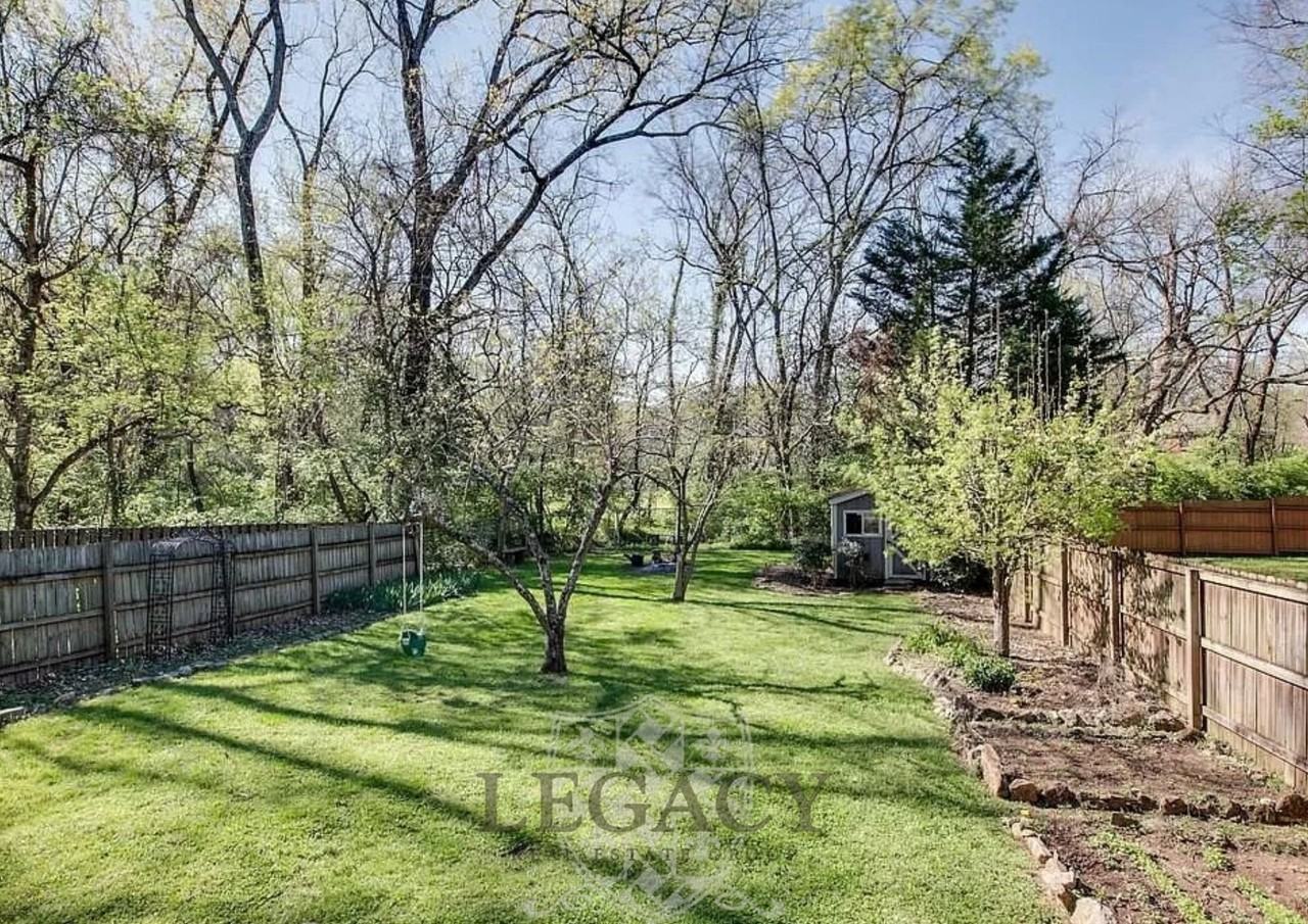 1101C Biltmore Dr - Photo 2 of 31