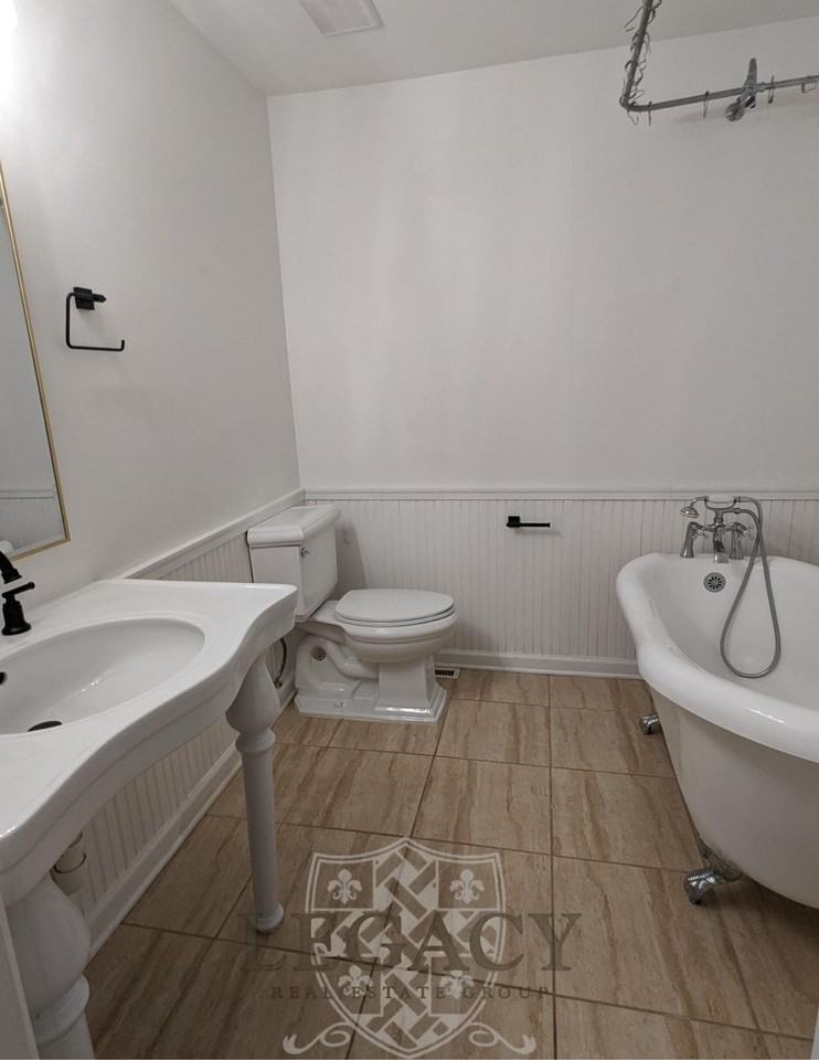 1101C Biltmore Dr - Photo 5 of 31