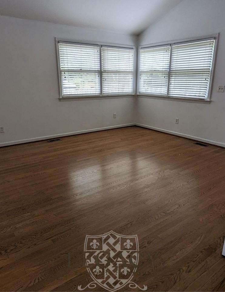 1101C Biltmore Dr - Photo 3 of 31