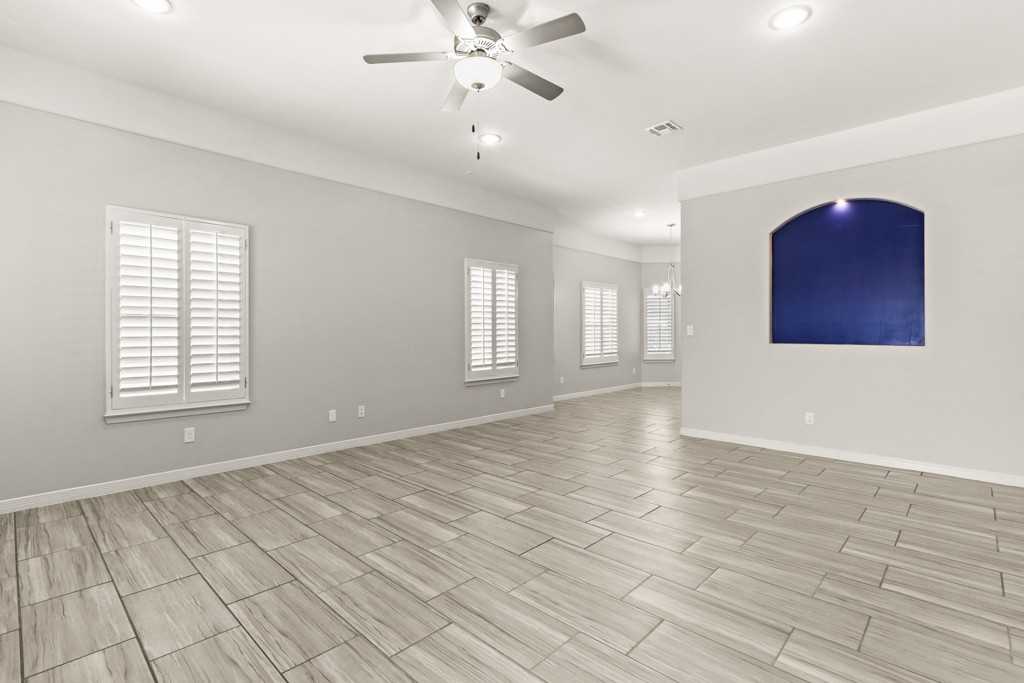 14824 Harry Flournoy Ave - Photo 5 of 41