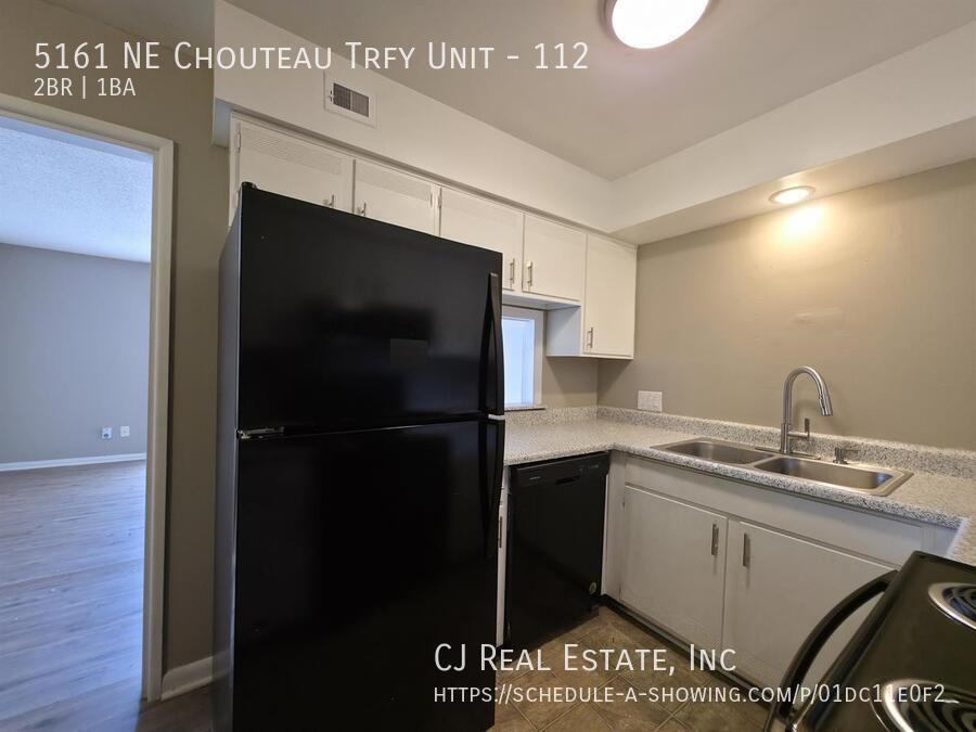 5161 Ne Chouteau Trfy #112 - Photo 5 of 11