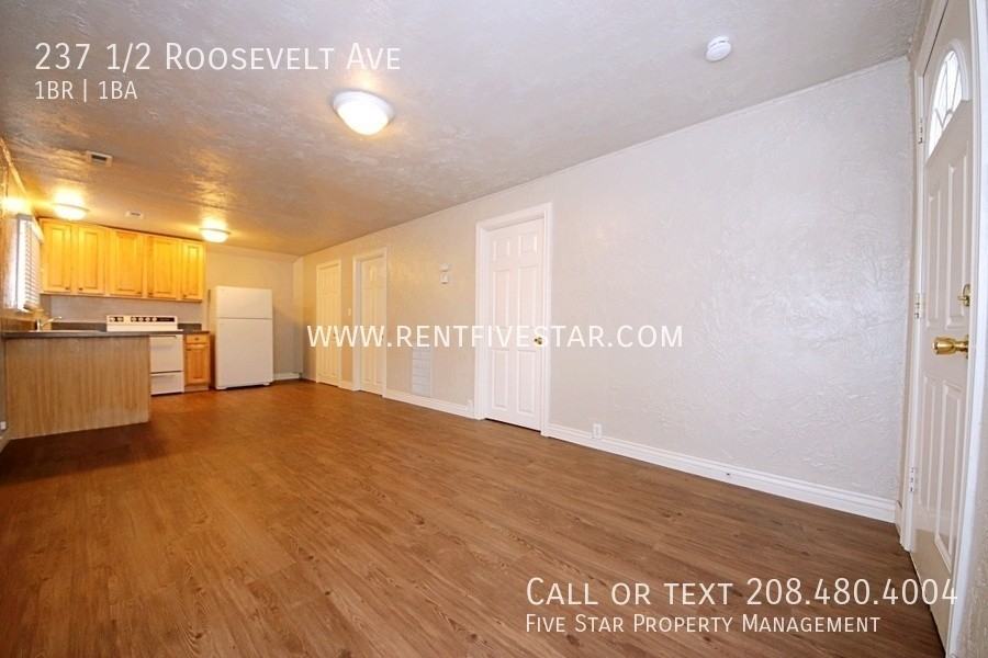 237 1/2 Roosevelt Ave - Photo 3 of 15