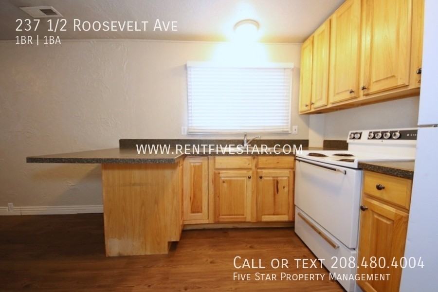 237 1/2 Roosevelt Ave - Photo 5 of 15