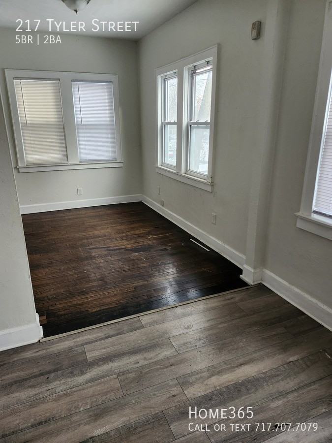 217 Tyler St - Photo 3 of 12