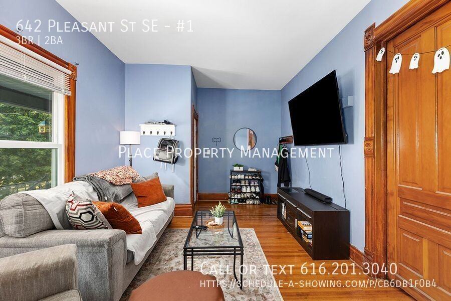 642 Pleasant St Se #1 - Photo 3 of 21