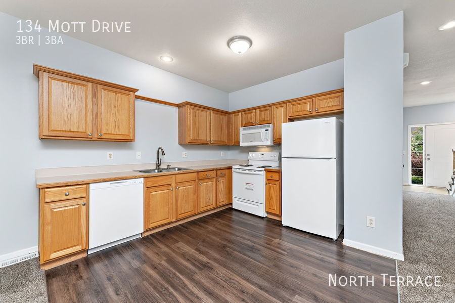 134 Mott Dr - Photo 2 of 26