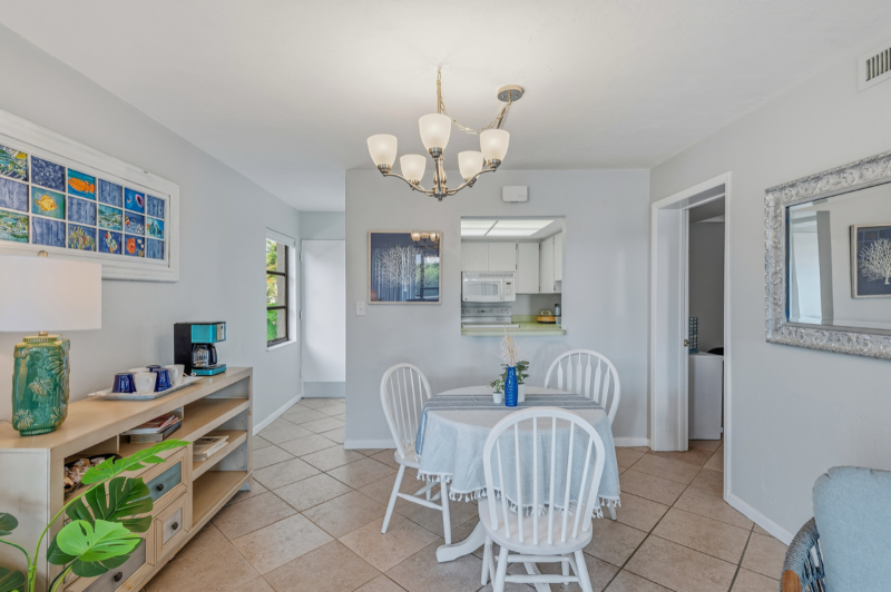 1334 Chesapeake Avenue - Photo 6 of 25