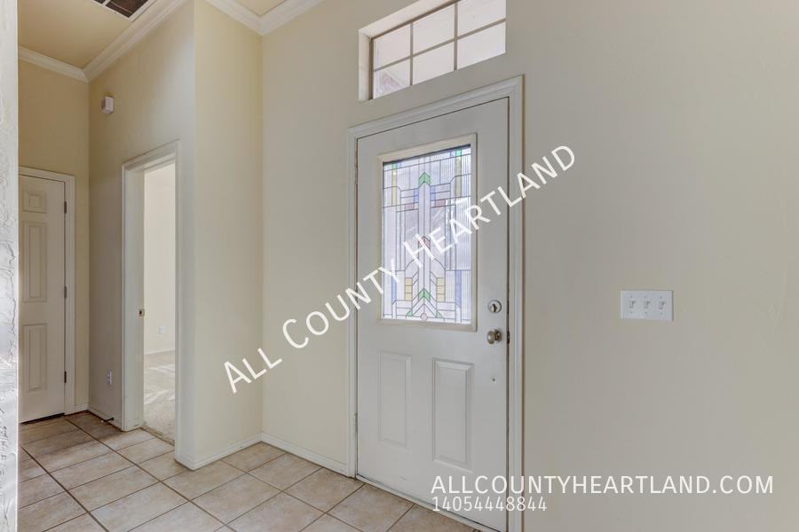 15813 Traditions Blvd - Photo 2 of 34