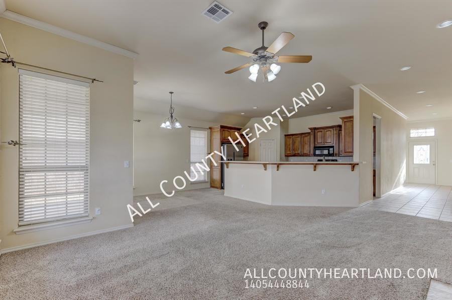 15813 Traditions Blvd - Photo 6 of 34