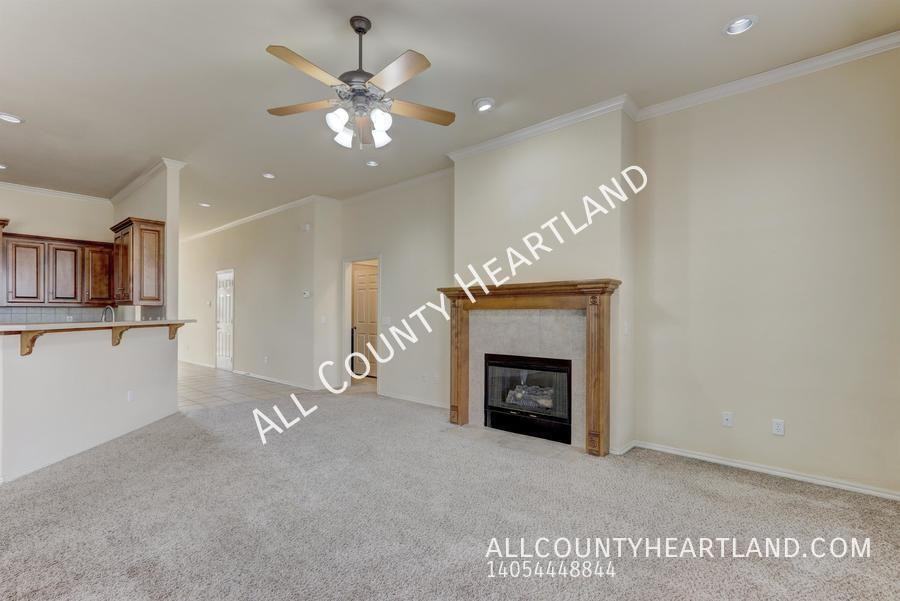 15813 Traditions Blvd - Photo 7 of 34