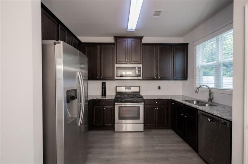 4727 Beacon Ridge Ln - Photo 5 of 20