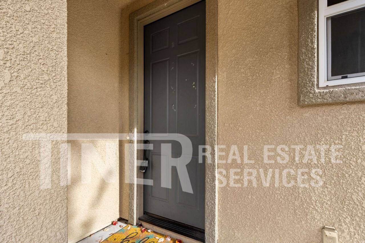 5 Mantauk Point Pl - Photo 7 of 26