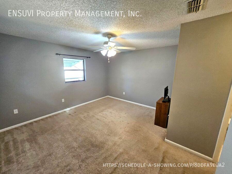 8610 Schrader Blvd - Photo 4 of 16