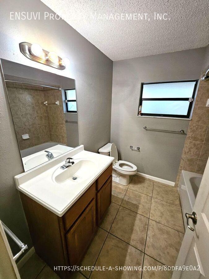 8610 Schrader Blvd - Photo 7 of 16