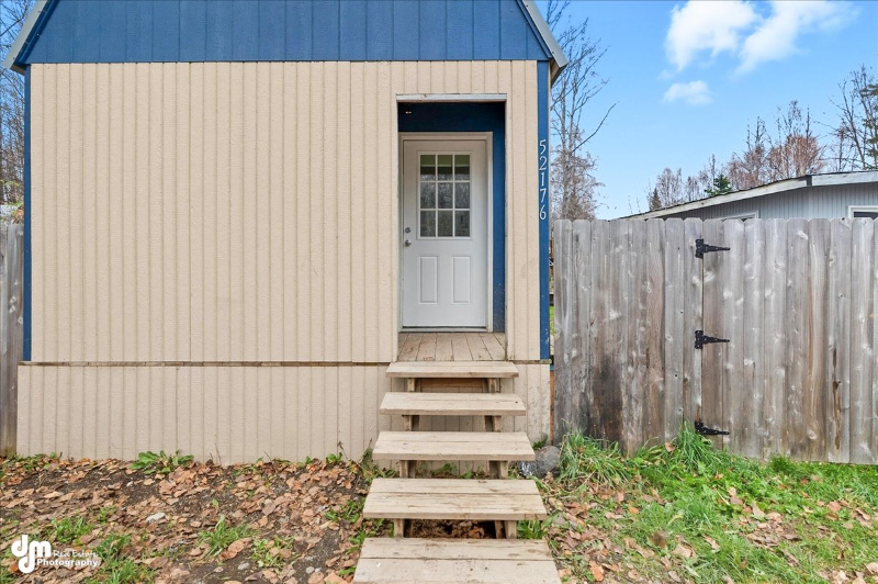 52176 Merrill Avenue - Photo 2 of 16